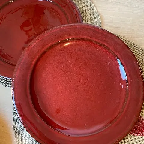 Plato rojo esmaltado