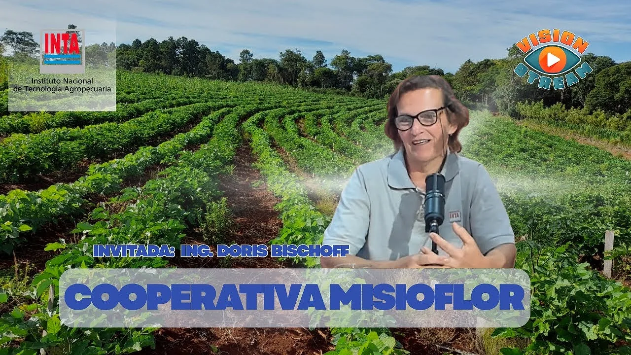 Cooperativa Misioflor, con la Ing. Doris Bischoff entre cultivos